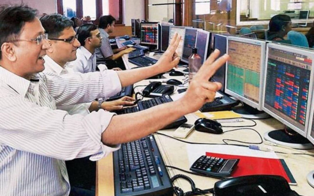 Analysts Project 25% Plus Returns for Select Mid and Large Cap Stocks