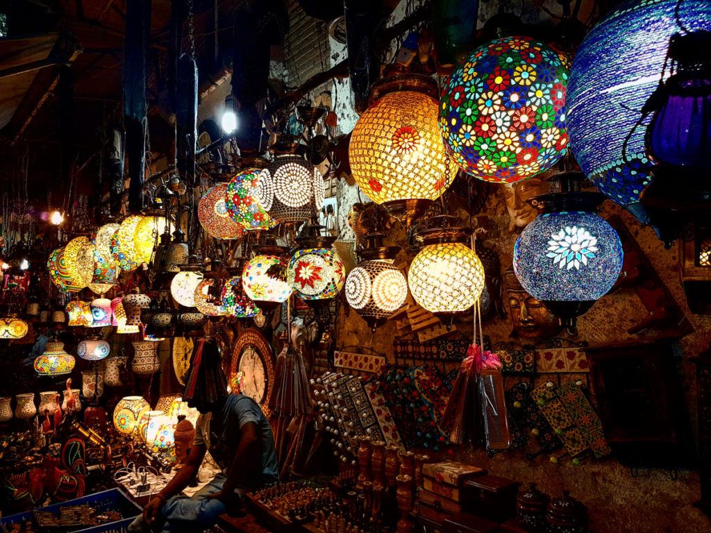 Delhi’s Street Markets: Turning Shopping Into a Cultural Experience