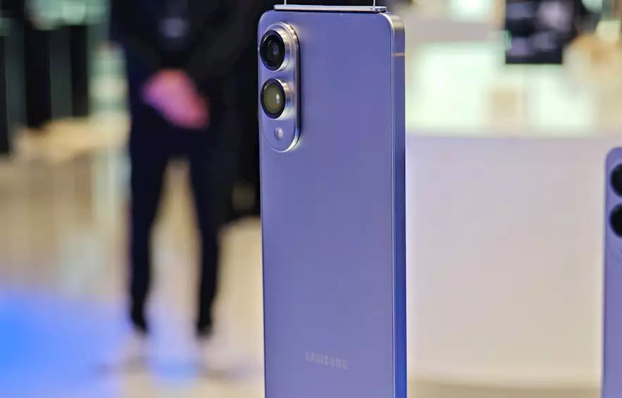 Edge of Glory: Samsung Polishes the Future with Gorilla Glass Ceramic 2