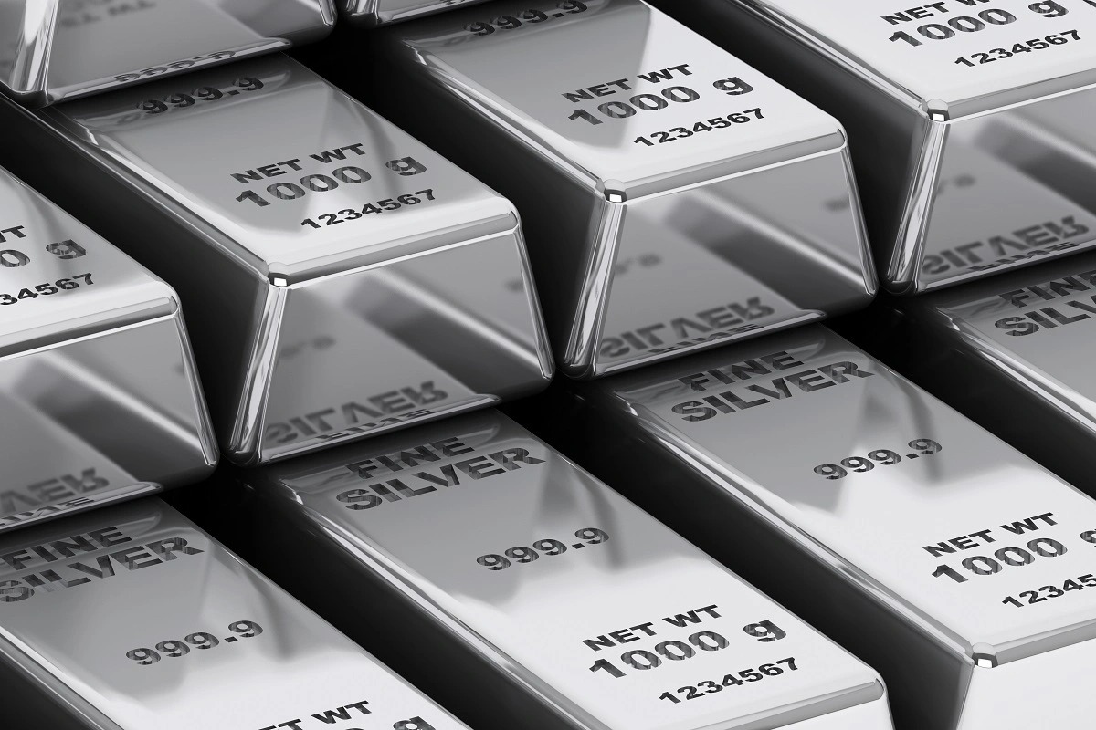 Silver Soars to ₹1.11 Lakh/kg: Industrial Demand and Global Jitters Fuel Record Rally