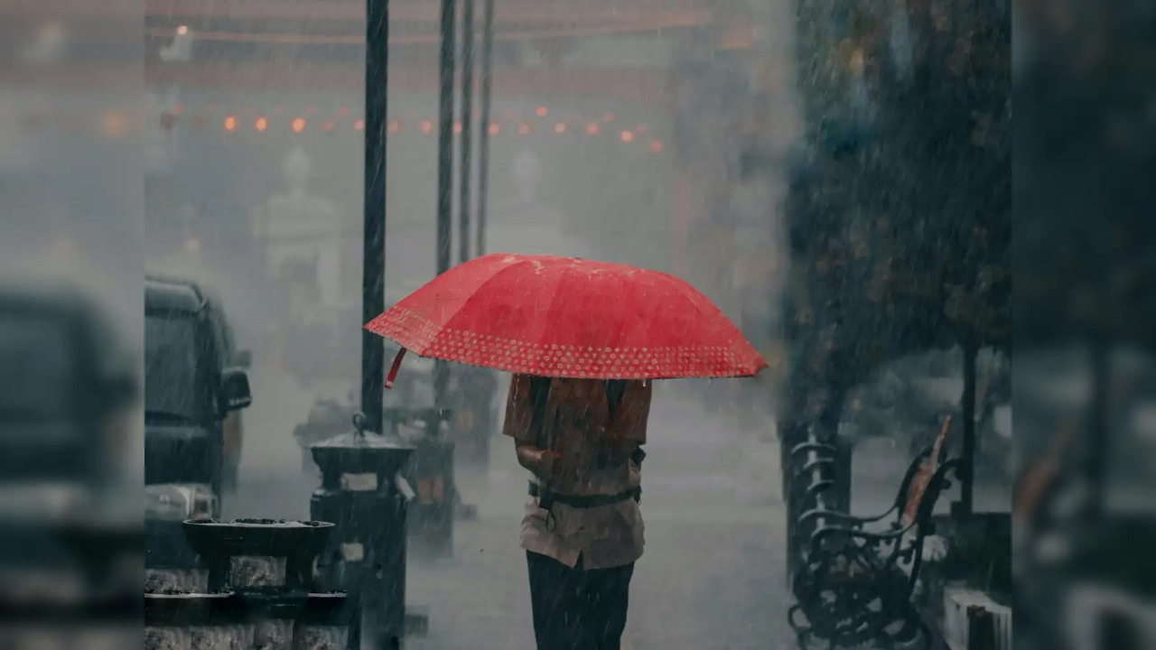 Rain Rules the Roads: Mumbai’s Monsoon Mayhem Persists as Yellow Alert Stays in Play