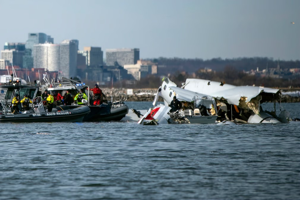 Final Farewell: Indian Immigrants' Daughter Texts 'We're Landing' Moments Before Tragic Midair Collision