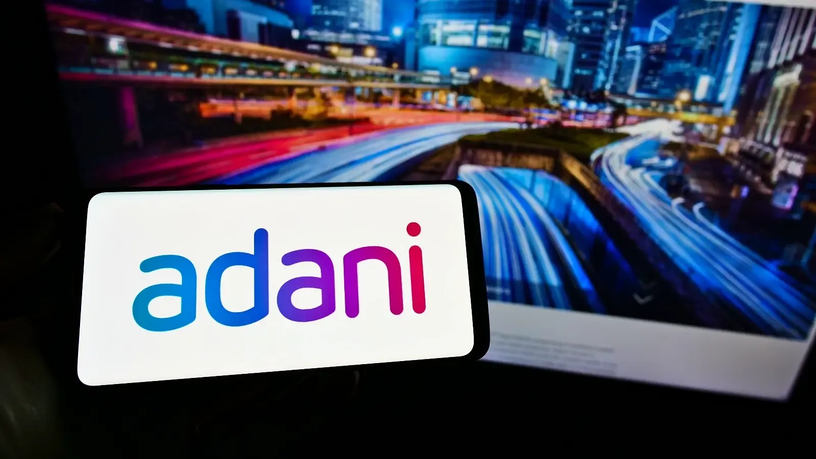 Adani Enterprises Q4 Results Show Net Loss, Plans ₹150 Billion Fund Raise
