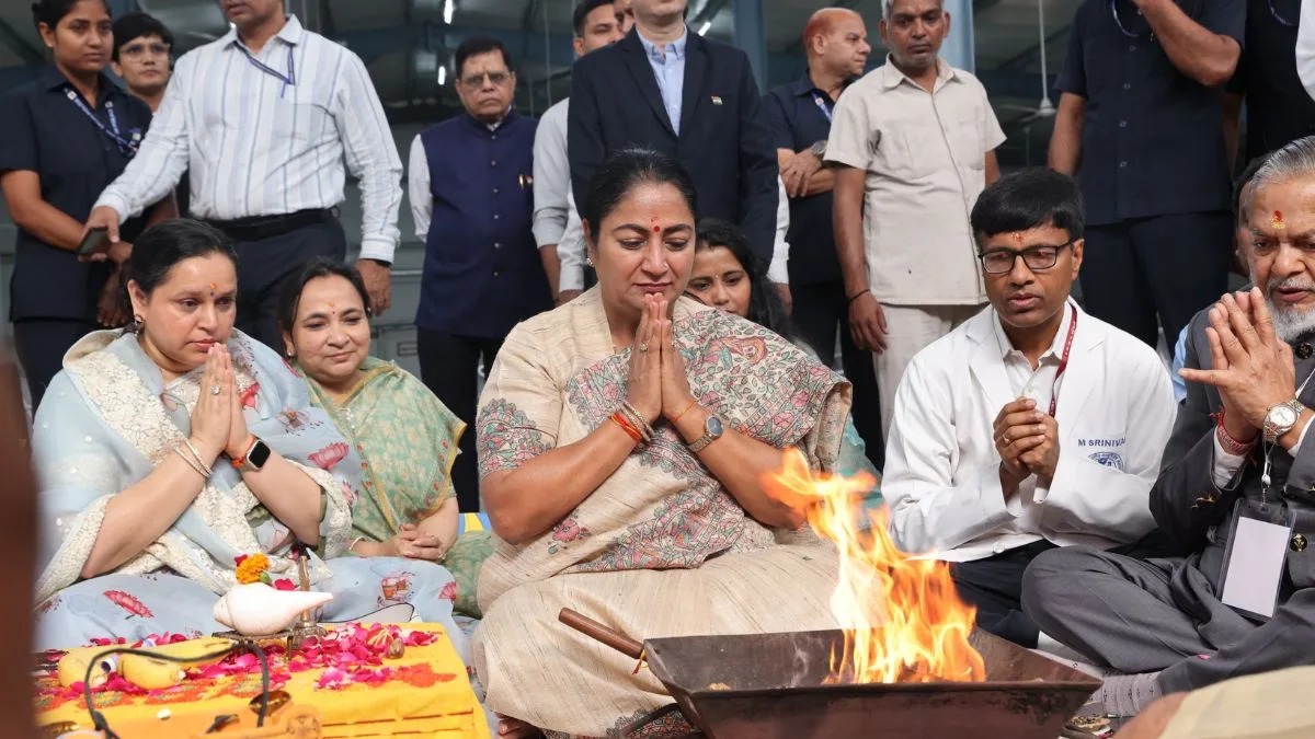 Rekha Gupta Unveils AIIMS Waiting Hall: A Step Towards Patient Comfort