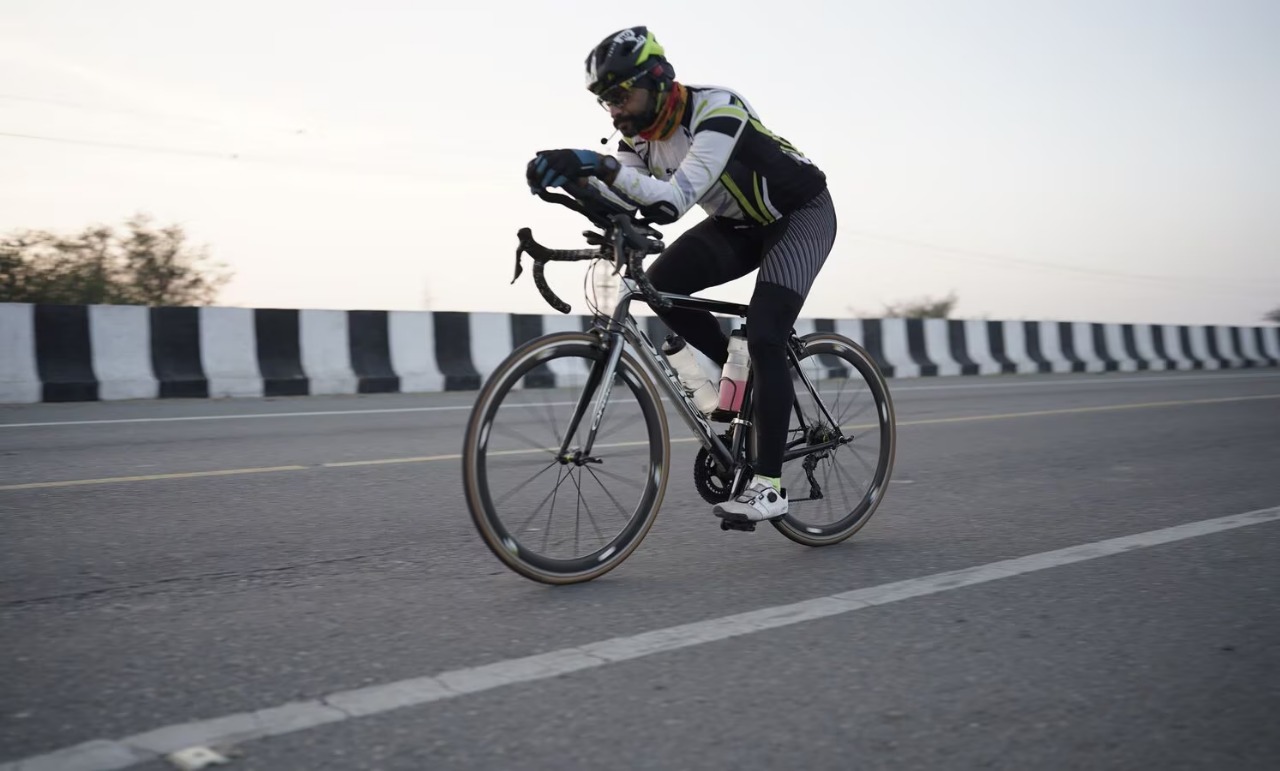 Pune Ultra Cyclist Conquers 1,350km Dunes Ultra Race in Record-Breaking 66 Hours