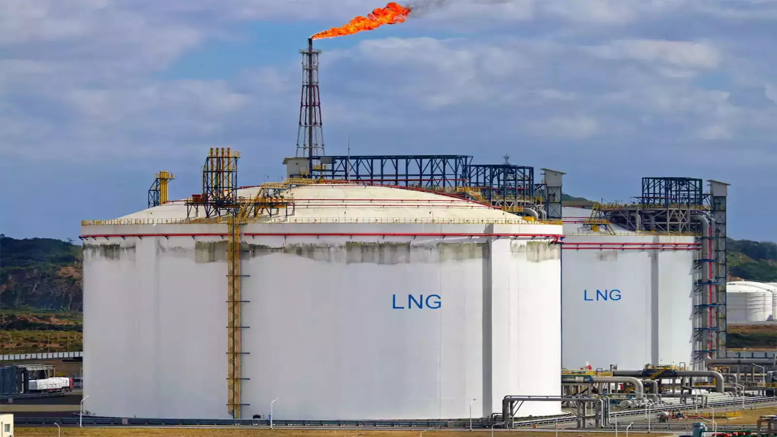 Petronet LNG Receives ₹336.8 Million Tax Demand