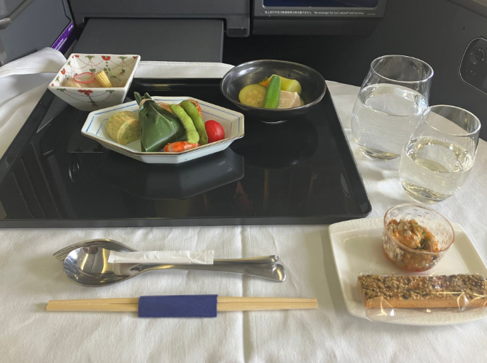 Japan Airlines Introduces Authentic Vegetarian Menus with Torizen