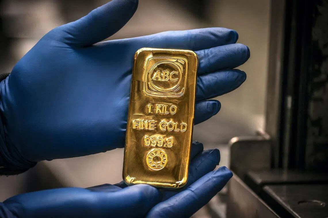 Gold Surges Past $4,400 As Fed Rate-Cut Bets Lift Precious Metals
