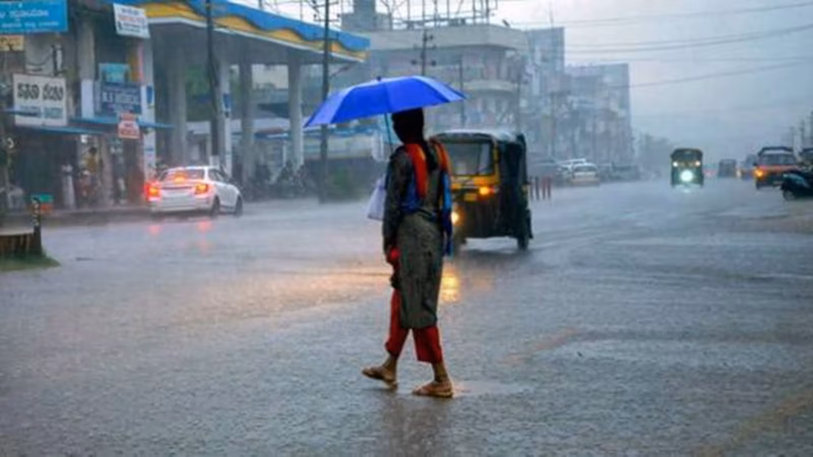 Bengaluru’s Forecast: Rain, Thunder, and a Dash of Drama-Yellow Alert in Play!