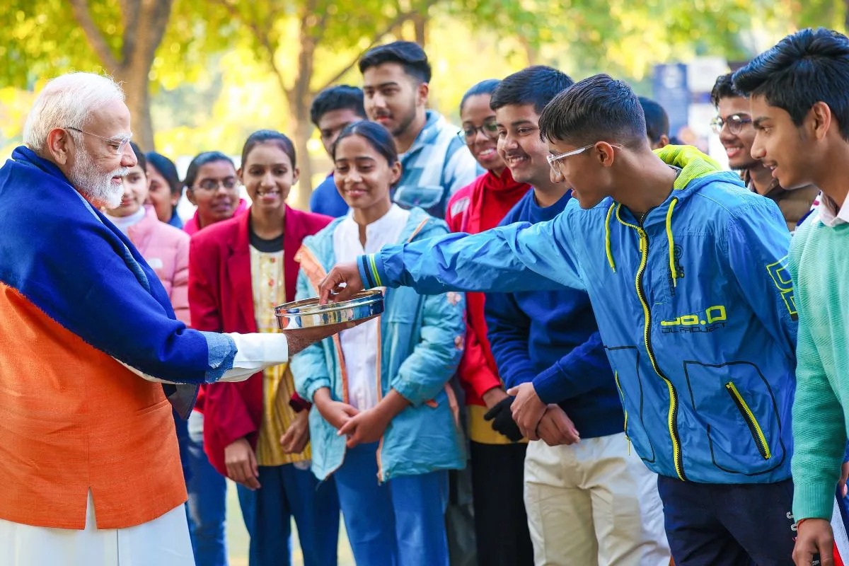 PM Modi Encourages Students to Turn Failures Into Stepping Stones at Pariksha Pe Charcha 2025