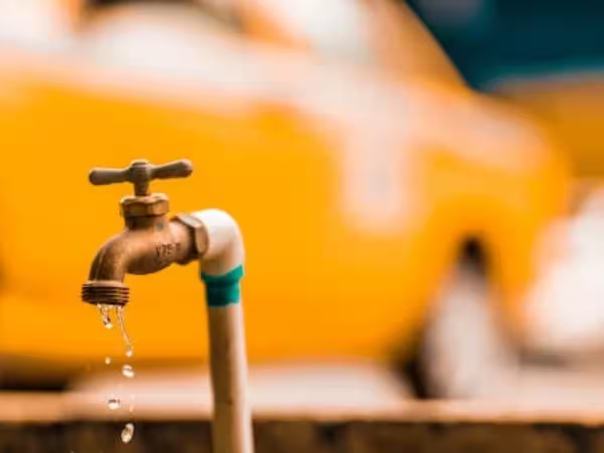 A City Thirsts: Amar Mahal Pipeline Breach Unleashes 24-Hour Water Emergency