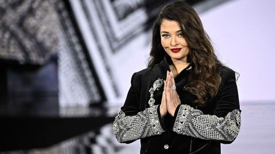 From Runway to Reverence: Aishwarya Rai’s ‘Namaste’ Steals the Spotlight in Paris