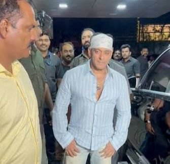 Bandana Brilliance: Salman Khan Sports Nostalgic Look at Ganpati