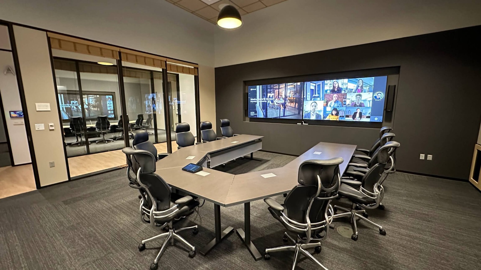 How Distributed Teams Use Conference Rooms As Collaboration Hubs