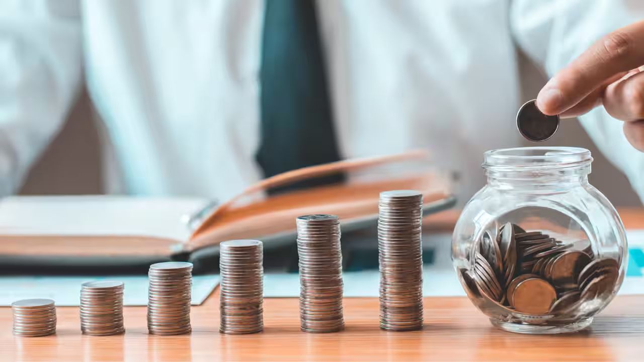 Savings Account Balance Guide: One Month’s Expenses Plus Emergency Fund Strategy