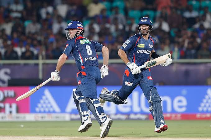 Mitchell Marsh Smashes Blazing Fifty for LSG!