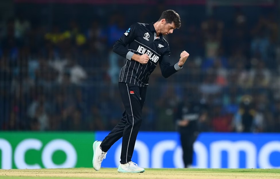 Tayyab Tahir Falls to Williamson's Sharp Catch Off Santner's Bowling, Pakistan in Trouble at 128/5
