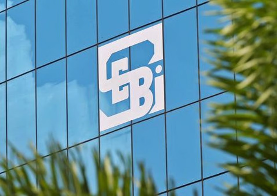 SEBI Imposes ₹25 Lakh Fine on MCX for Delayed Disclosure of Software Payments