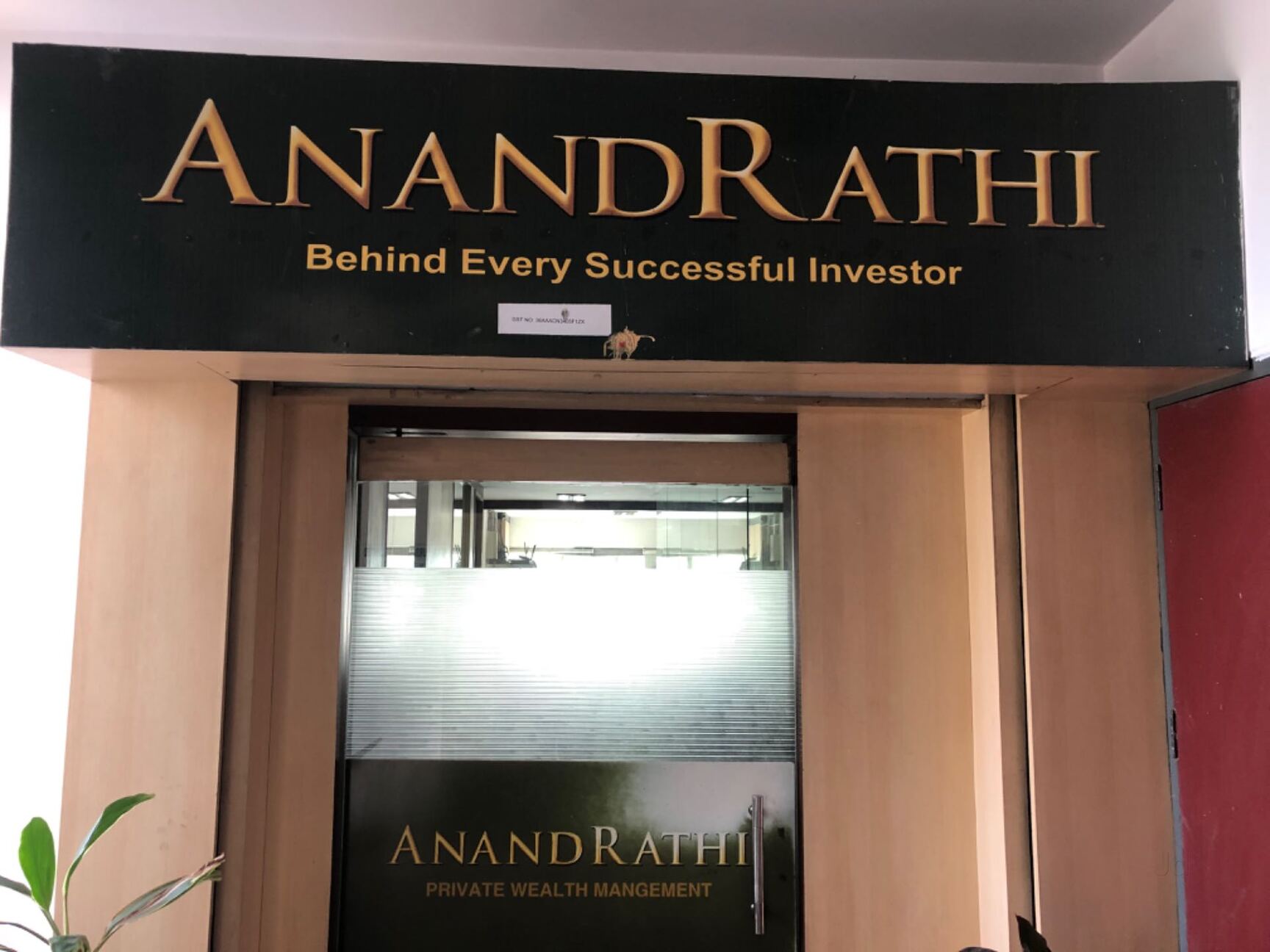 Anand Rathi Wealth Stock Surges 3.75% - Analysts Recommend Buy