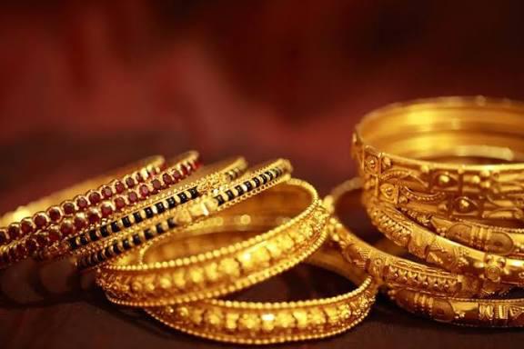 Gold Hits Historic High: Rs 1,27,950 per 10g in Delhi Amid Global Uncertainty