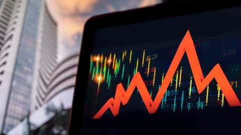 FII Sell-Off Drags Markets Down by Over 1,000 Points; Rupee Gains on RBI Intervention