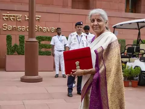 India's Economic Outlook: 7 Key Takeaways from 2025 Survey