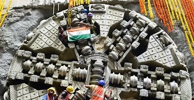 Manufacturing Muscles Up: India’s Industrial Growth Hits 4-Month High Despite Mining and Power Slump
