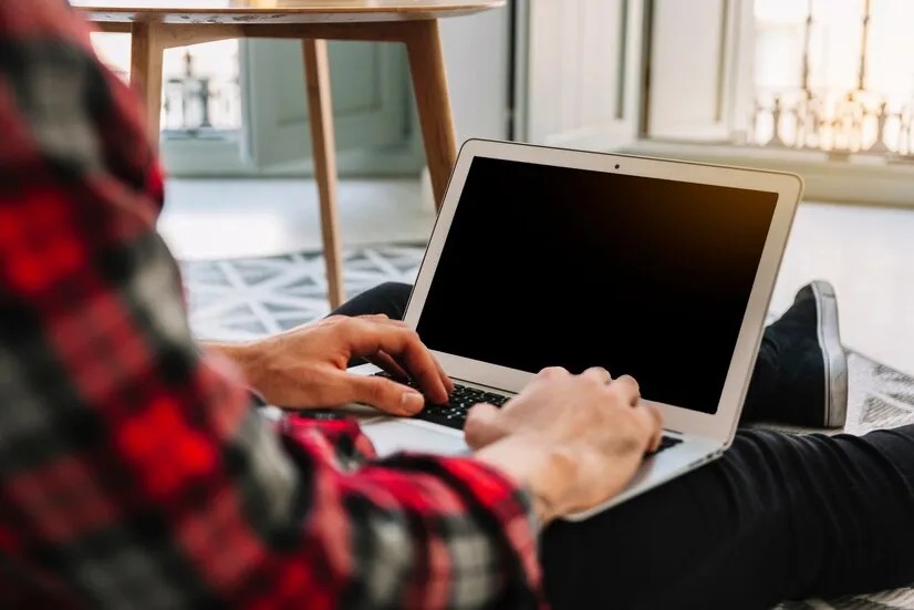 Tech On Knees, Doubts In Mind: Doctors Bust Laptop-Fertility Myths