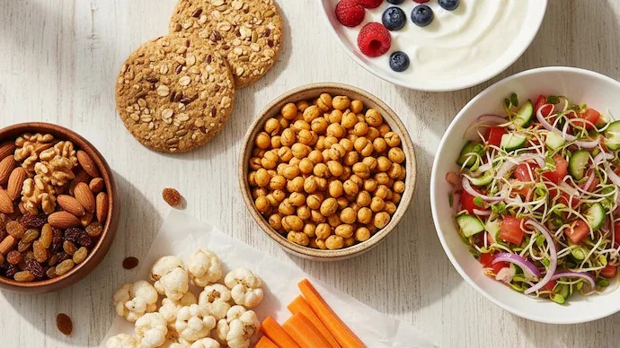 Smart Eating: 7 Easy Evening Snacks Under 200 Calories to Curb Cravings