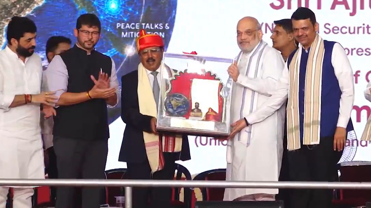 Master Strategist Honored: NSA Ajit Doval Receives Lokmanya Tilak National Award in Pune