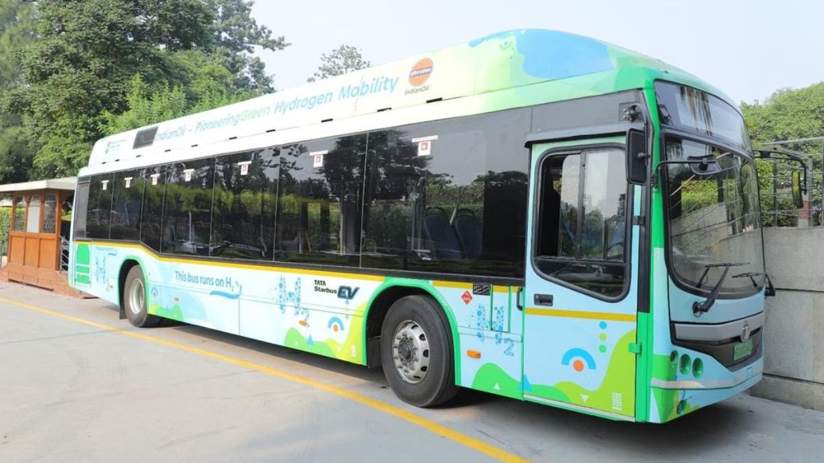 Indian Oil’s Hydrogen Buses Give Delhi A Quiet, Cleaner Ride