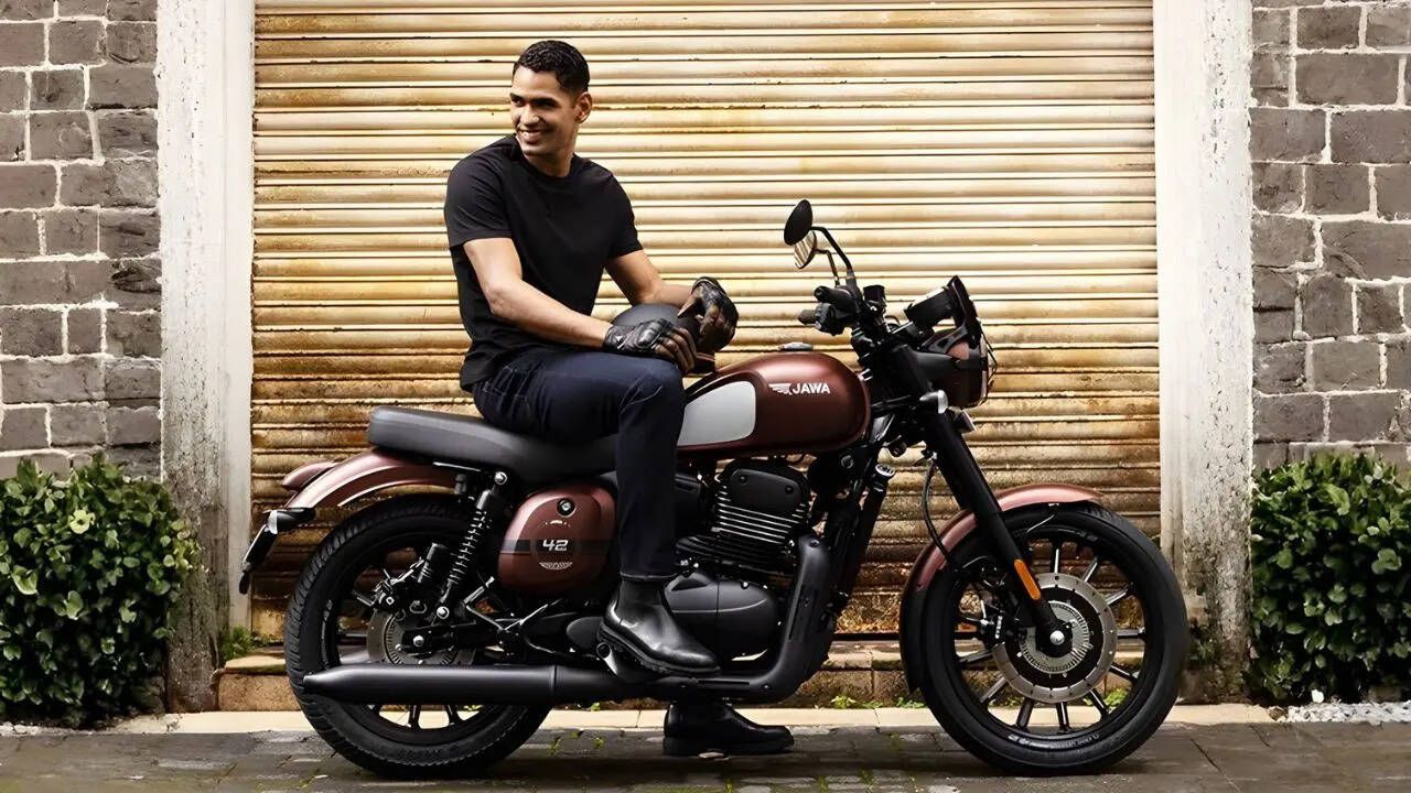 Six Cruiser Bikes Under ₹2 Lakh With Premium Road Presence In 2026