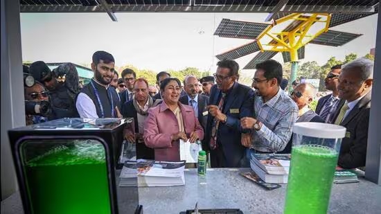 CM Rekha Gupta Highlights Need for Stronger Plastic Recycling Practices in Delhi