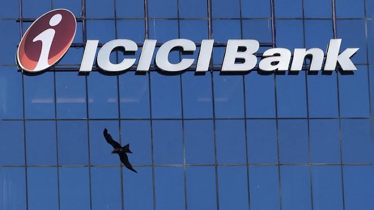 ICICI Bank Hits Pause on Hiring Spree: Digital Dreams, Not Desk Jobs, Drive FY26 Strategy