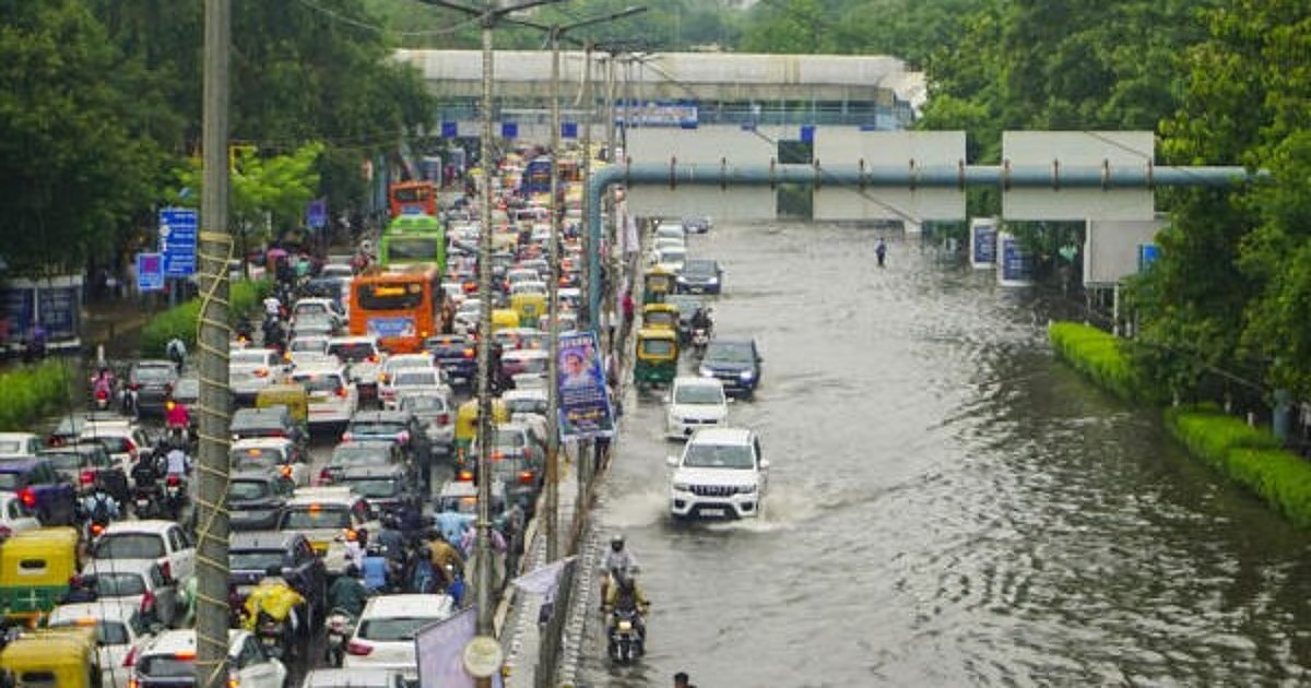 65-Km Standstill: Delhi-Kolkata Highway Becomes a Parking Lot After Four Days of Flooding
