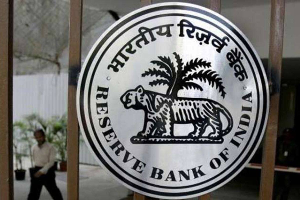 RBI Receives Rs 586.71 Bln at Overnight VRRR Auction