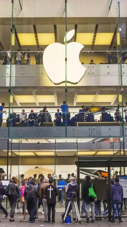 Apple Appoints Indian-American Kevan Parekh as New CFO