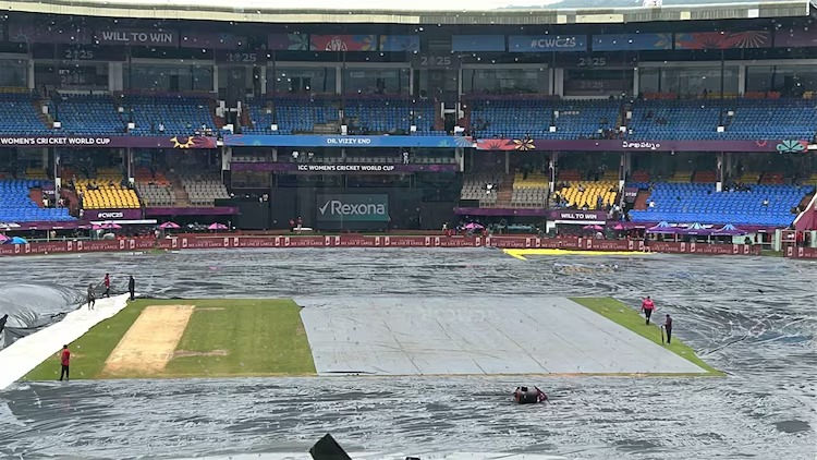 Visakhapatnam Wet Outfield Can't Dampen Excitement as South Africa Wins Toss, Bats Await India