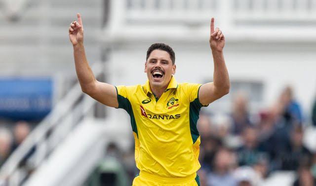India Loses Early Wicket in Chase Against Australia