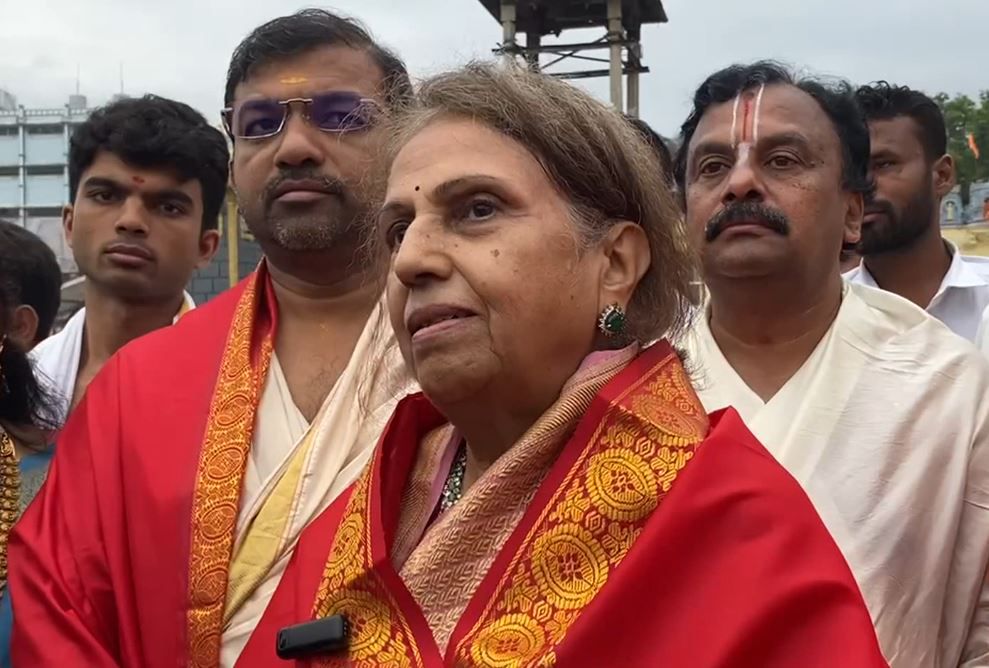 Grace Meets the Divine: Wadiyar Royals Pay Reverent Visit to Tirumala Temple