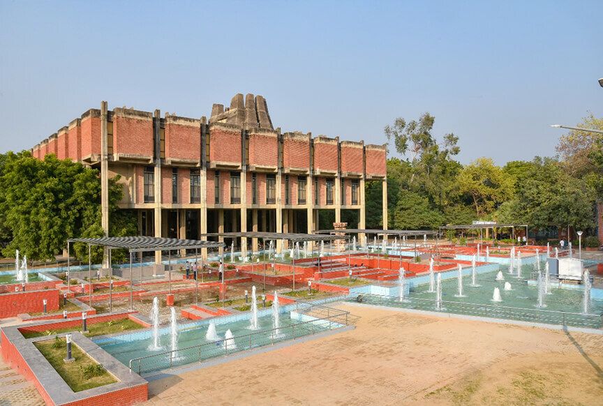 Smart Analytics: IIT Kanpur Launches Advanced Data Science and Machine Learning Program