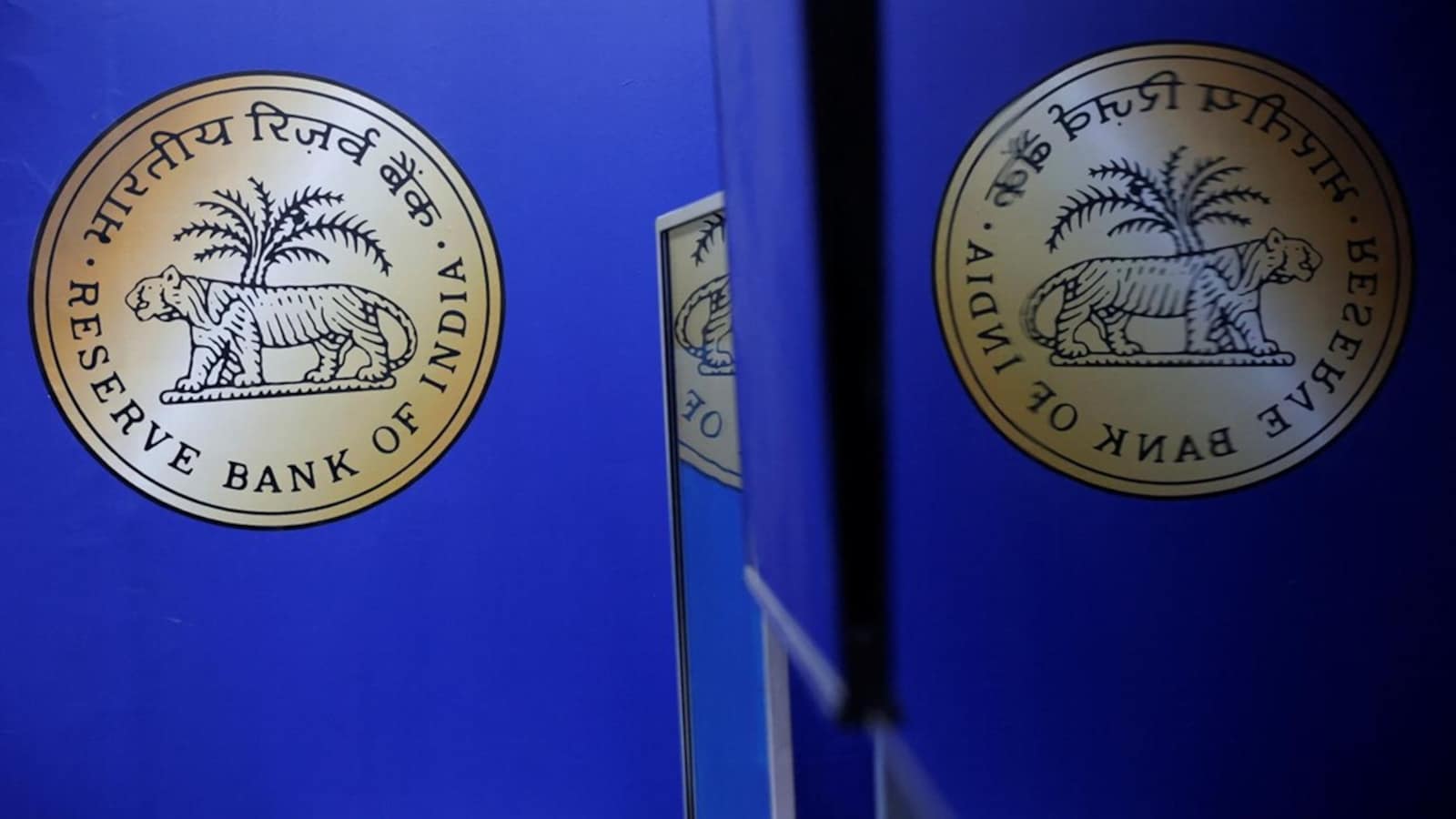 RBI Central Board Reviews Economy as Sovereign Bond Auctions Clear