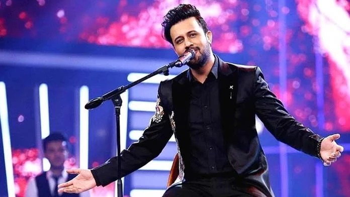 Atif Aslam's Soul-Stirring 'Dil Se Re' Performance Goes Viral