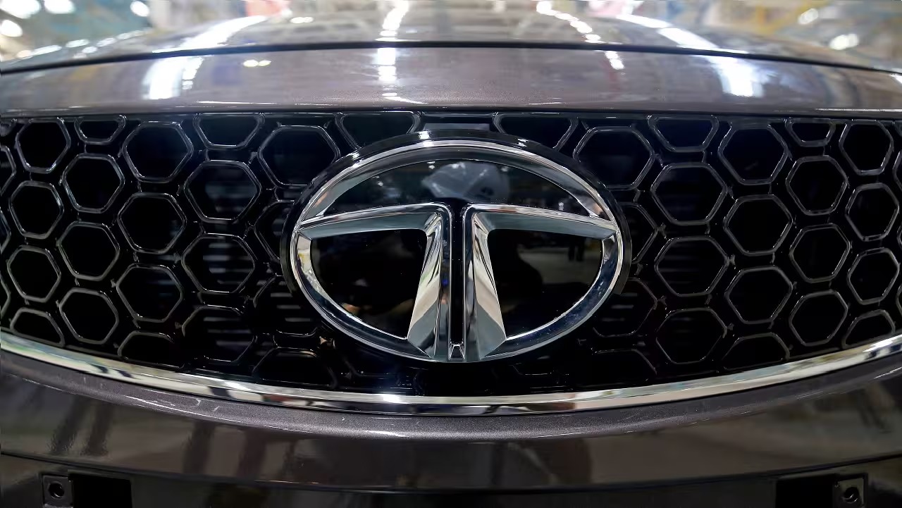 Luxury and Logistics: Tata Motors Reports 957.99 Bln Rupee Revenue and JLR Updates