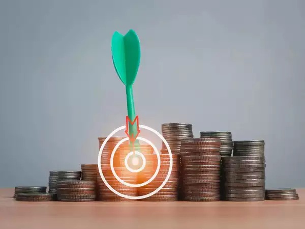 Mutual Funds Make Bold Move: Paytm Holdings Hit Record High Amid Retail Retreat