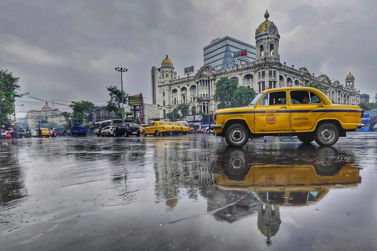 The Chilling Contrast: Kolkata’s Cool Weather Masks Nationwide Climate Peril