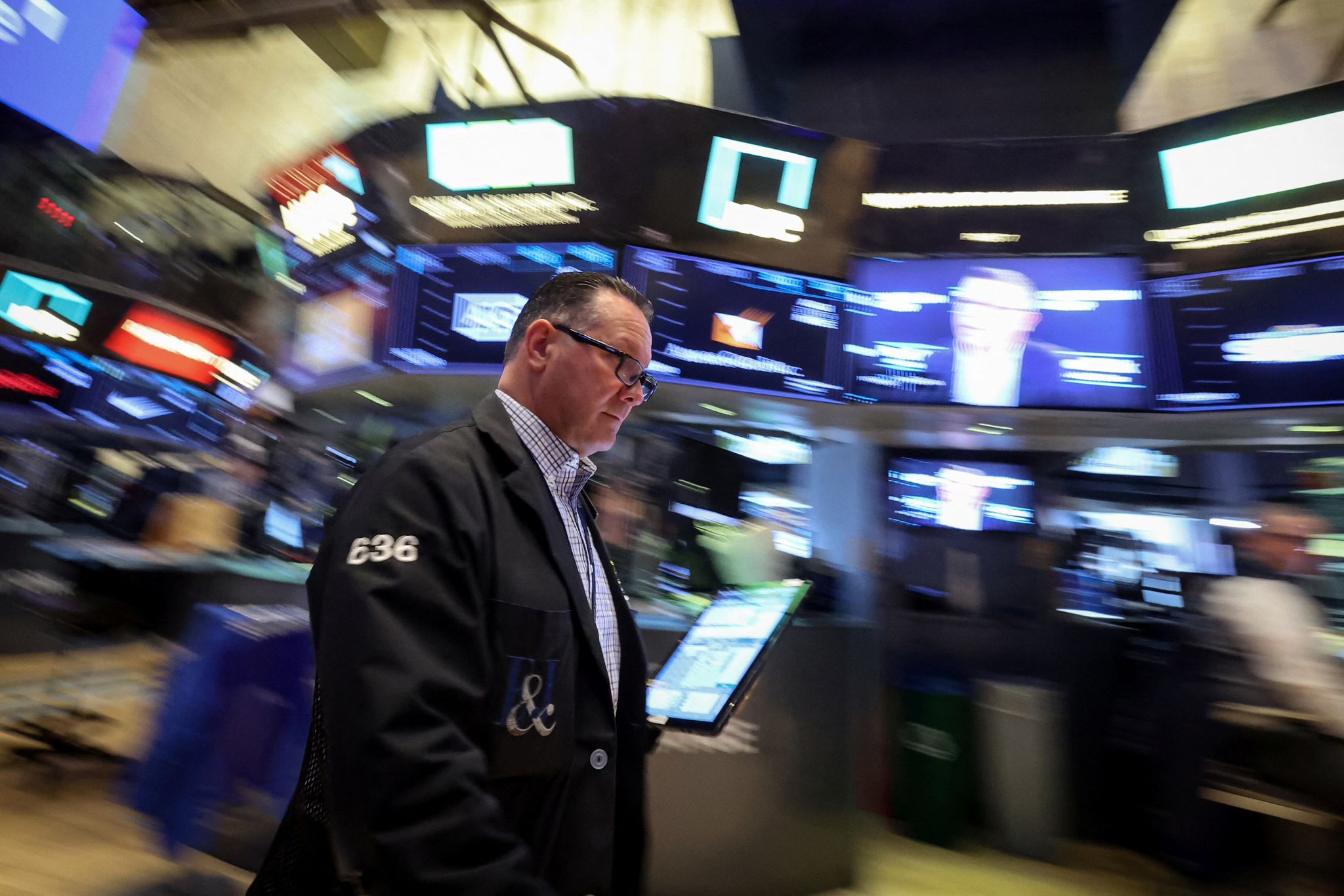 $1 Trillion Basis Trade Remains Tame Despite Market Jitters, Says McGeever