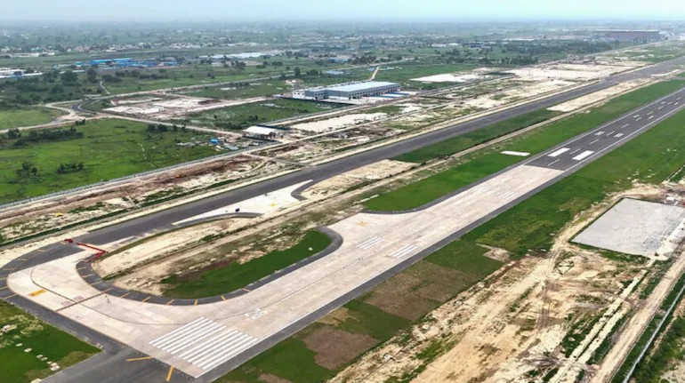 Sunny Skies Ahead: Jewar's 83-Acre Solar Giant Powers India's Greenest Airport Takeoff