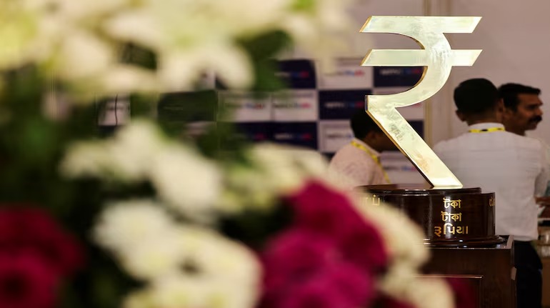 Indian Rupee Hits Record Low of 87.49: Volatility Ahead as RBI Shifts Strategy