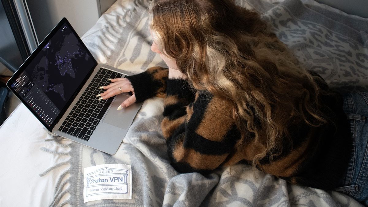 Proton VPN Wraps Security in Style: Launches World’s First VPN Blanket